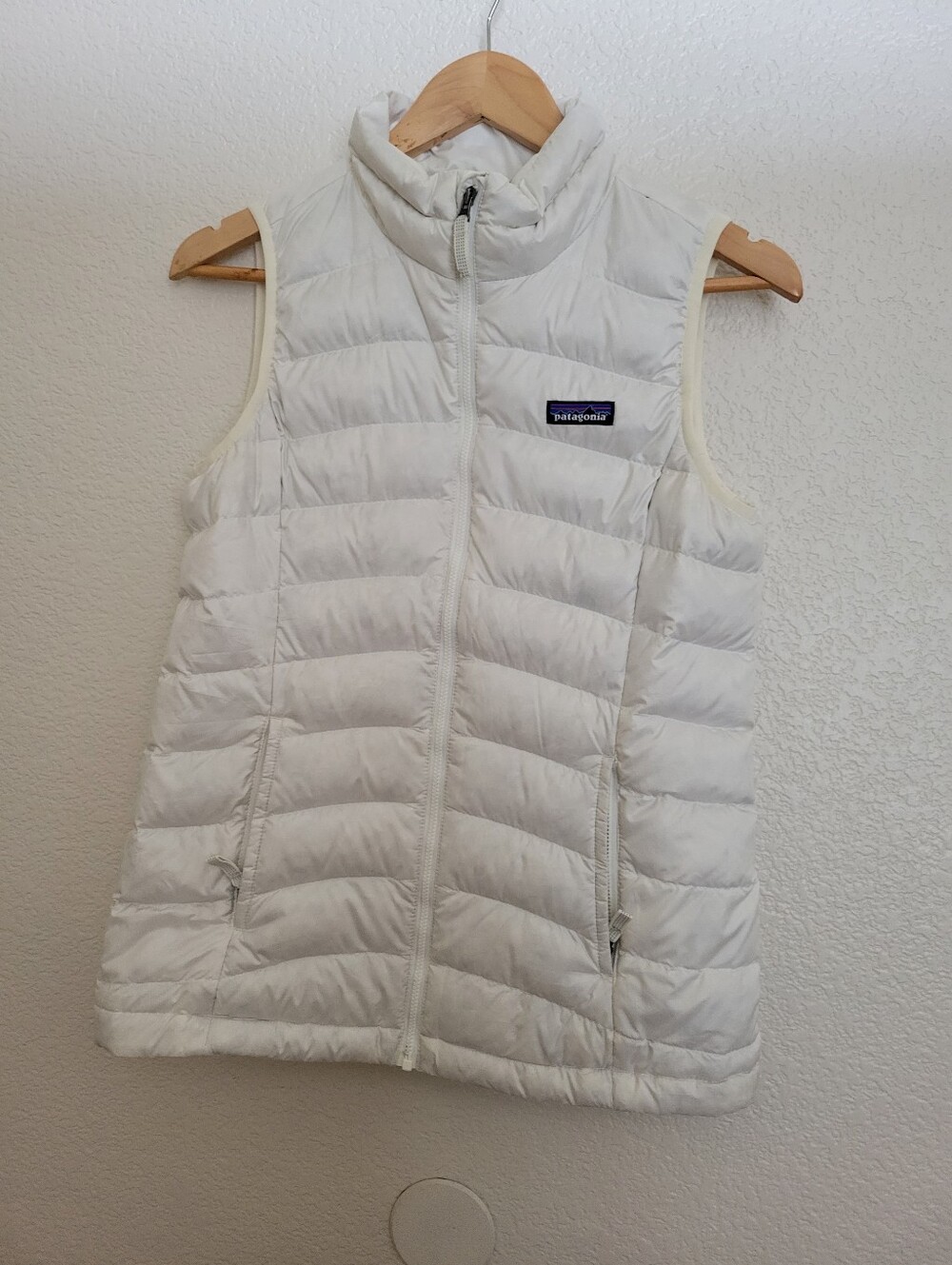 Patagonia Cream Quilted Down Vest - Women Size Xl